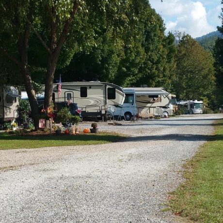 Rv sites at Hickory Knob Riverbend RV & Campground in Franklin NC