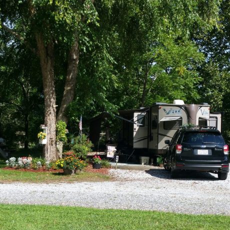 Rv sites at Hickory Knob Riverbend RV & Campground in Franklin NC