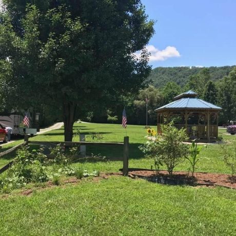 Hickory Knob Riverbend RV & Campground in Franklin NC